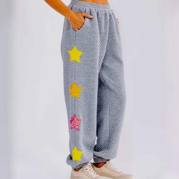 WOMEN'S ELASTIC WAIST FRONT POCKET SEQUINS STARS DETAILED SWEATPANTS Large - Picture 3 of 8